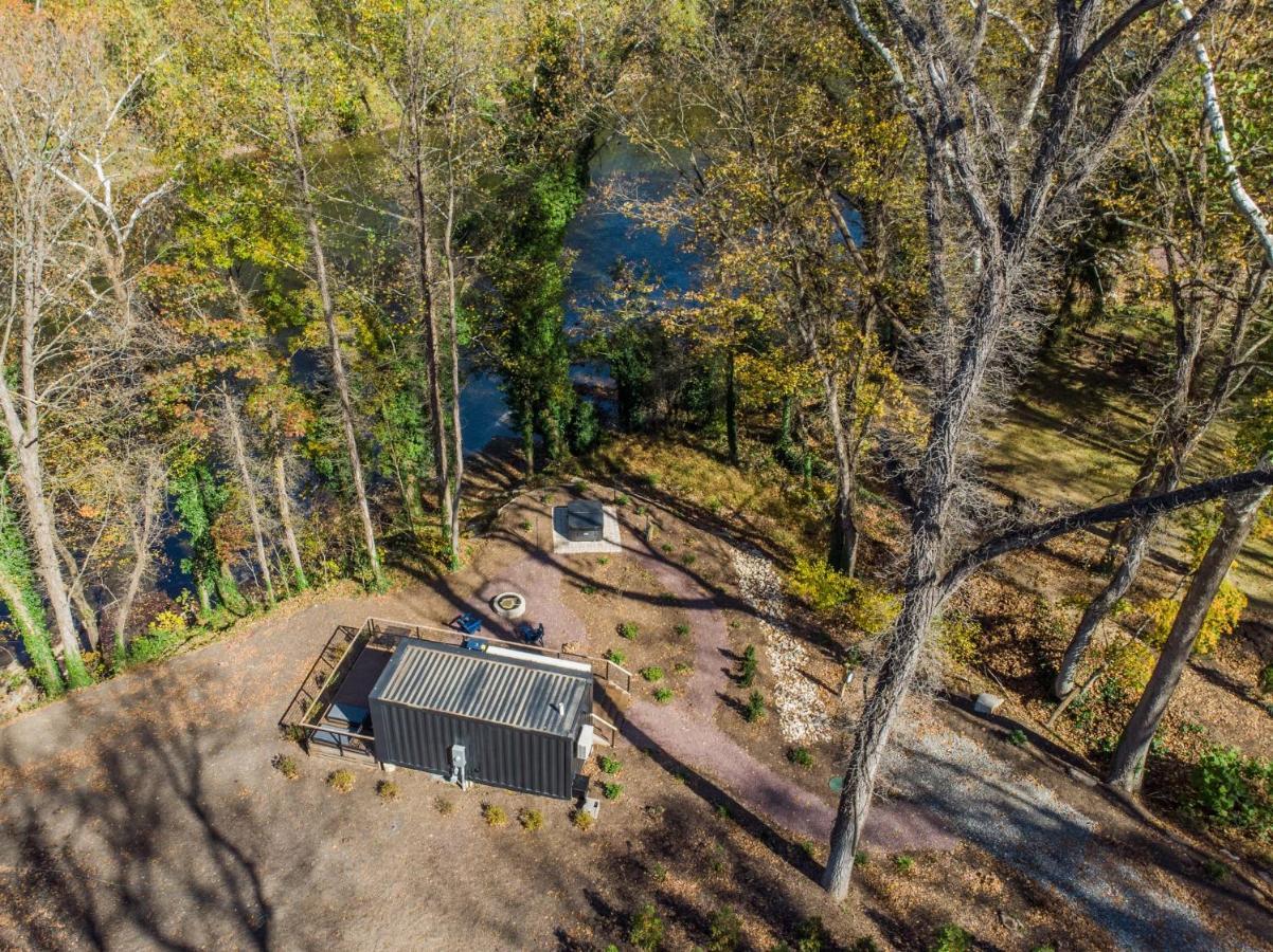 Riverside Tiny Cabin W Hot Tub, Fire Pit, & Kayaks Rileyville ภายนอก รูปภาพ