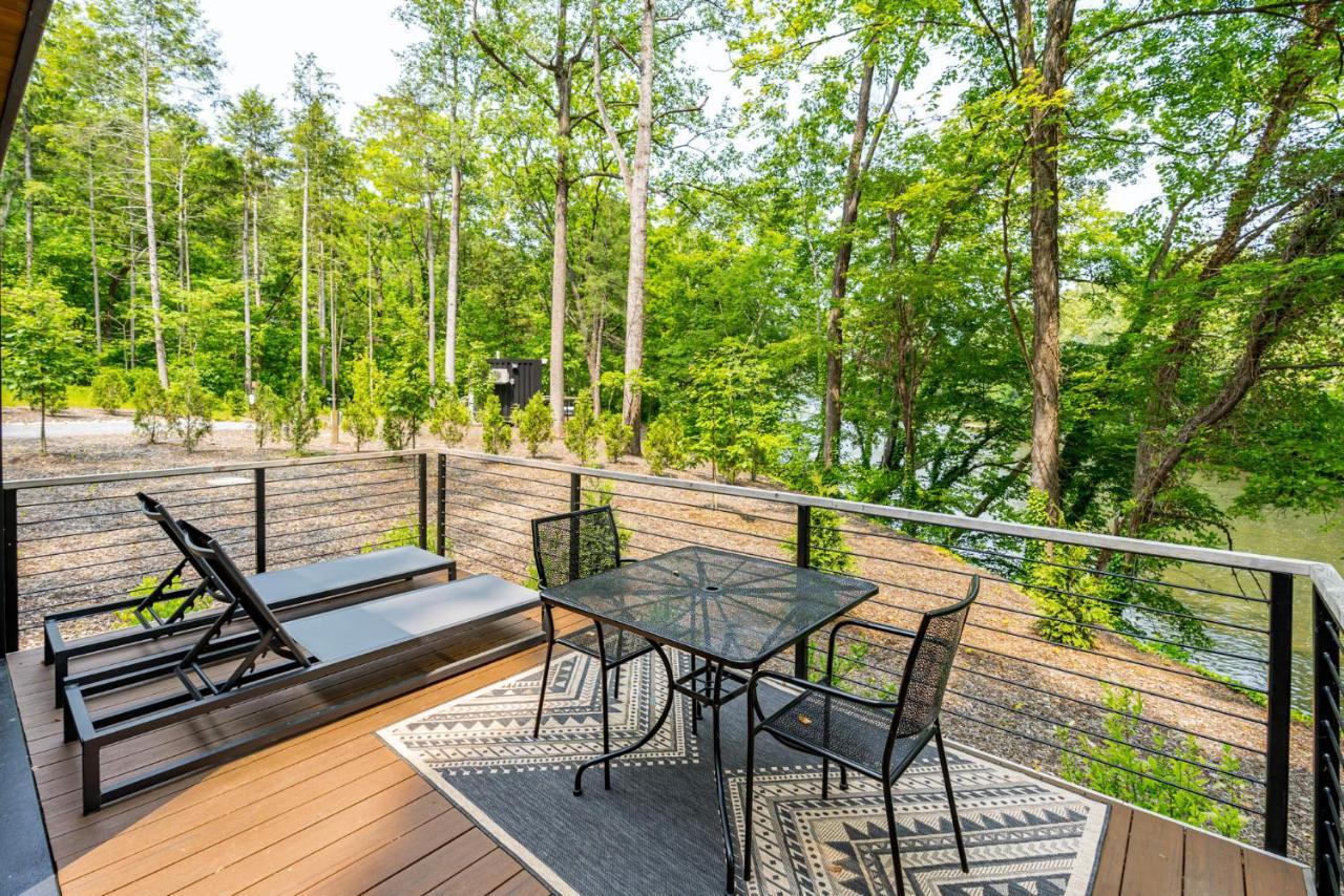 Riverside Tiny Cabin W Hot Tub, Fire Pit, & Kayaks Rileyville ภายนอก รูปภาพ